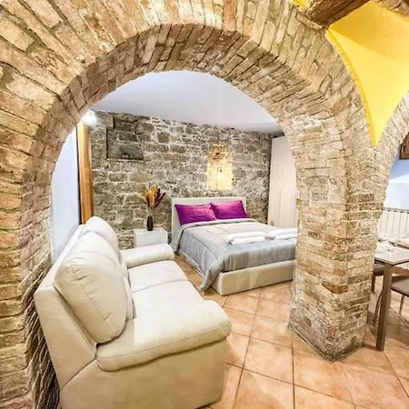 Centro Storico La Casa Di Pietra Apartman