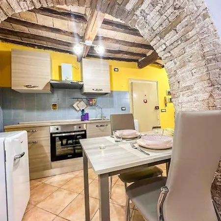 Centro Storico La Casa Di Pietra